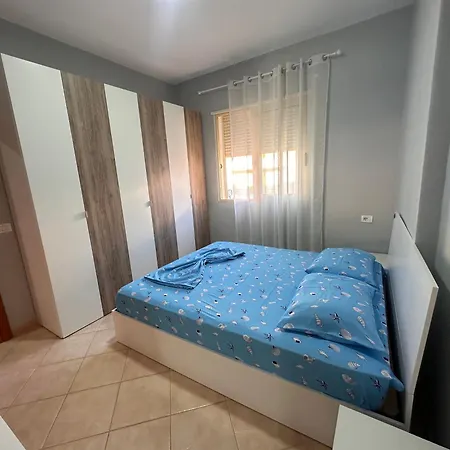 Adrian's Апартаменты *