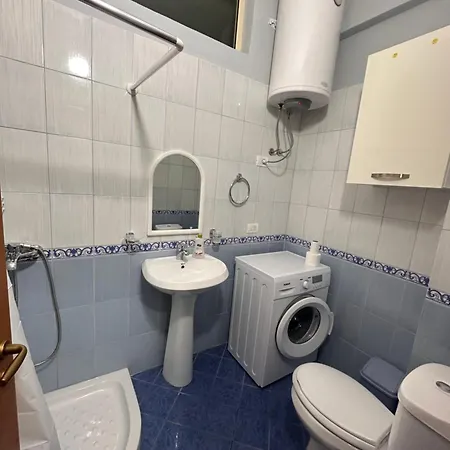 Adrian's Апартаменты Орикум