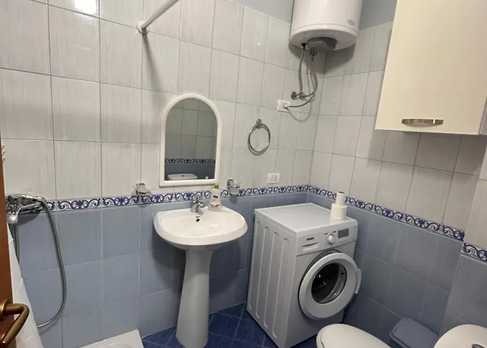 Adrian's Апартаменты Орикум